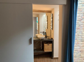 CASA ENZA - Appartement full equiped and Rooms with private bathrooms, Catania